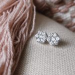 Brinco Flor de brilhantes