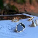 Brinco coração ônix