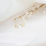 Brinco gatinho com zircônia