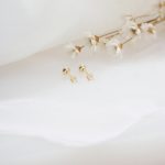 Brinco mini Cartier brilhante