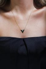 Colar Triângulo único